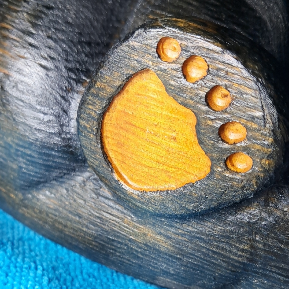 Big Sky Bears carved Solid Western Pine Wood Bear Sculpture. - Picture 8 of 12